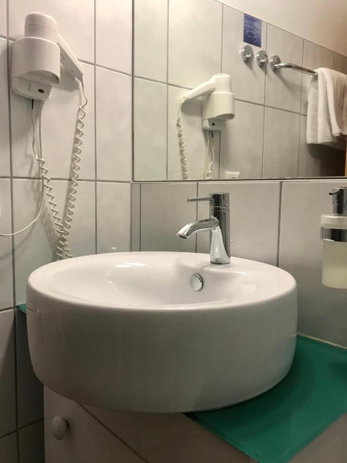 Weingut & Gastezimmer Edelmann Göttlesbrunn Eksteriør billede