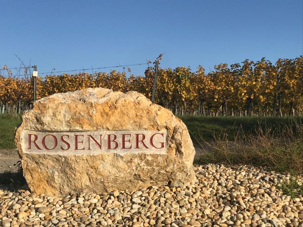 Weingut & Gastezimmer Edelmann Göttlesbrunn Eksteriør billede