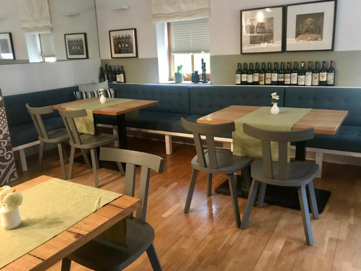 Weingut & Gastezimmer Edelmann Göttlesbrunn Eksteriør billede
